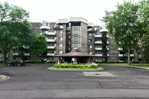 1275 E Baldwin Ln #306, Palatine, IL 60074