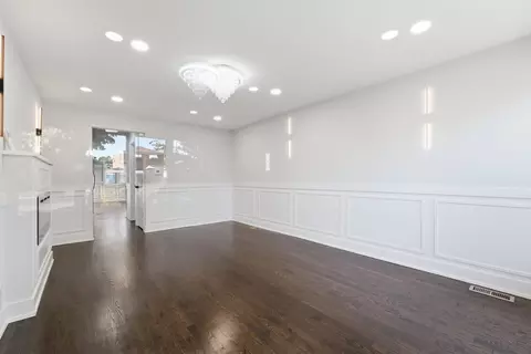 Living - 657 E 100th Pl, Chicago, IL 60628 photo 2 of 3