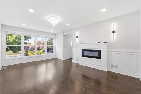 Living - 657 E 100th Pl, Chicago, IL 60628 photo 1 of 3