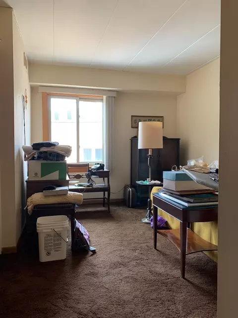 Bedroom - 900 S River Rd #4A, Des Plaines, IL 60016 photo 1 of 2