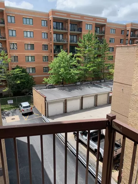 Exterior - 900 S River Rd #4A, Des Plaines, IL 60016 photo 5 of 5