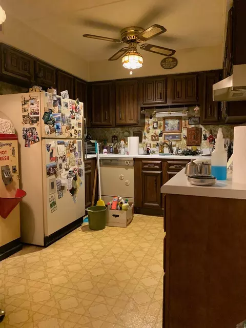 Kitchen - 900 S River Rd #4A, Des Plaines, IL 60016 photo 1 of 1