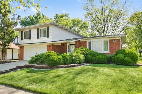 22547 Mission Dr, Richton Park, IL 60471