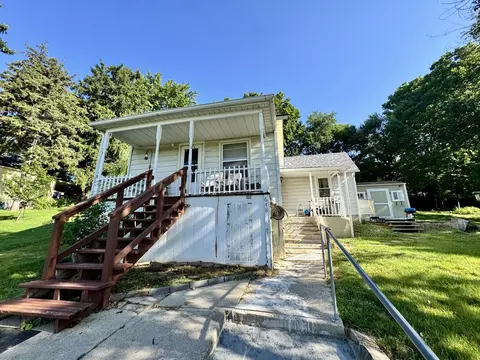 Exterior - 618 E Saint Paul St, Spring Valley, IL 61362 photo 1 of 7
