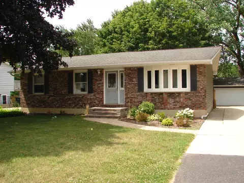 514 Garnett Ave, Winthrop Harbor, IL 60096