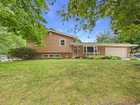 4315 Dempster Ave, Rockford, IL 61108