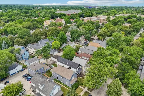 View/Area - 2012 Maple Ave, Evanston, IL 60201 photo 4 of 10