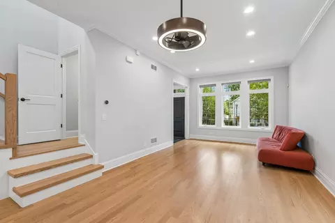 Living - 2012 Maple Ave, Evanston, IL 60201 photo 1 of 2