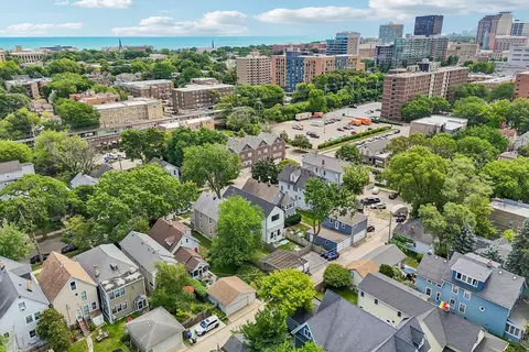 View/Area - 2012 Maple Ave, Evanston, IL 60201 photo 8 of 10