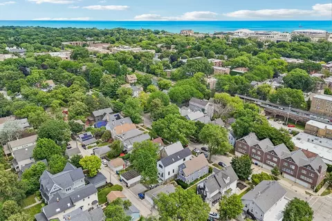 View/Area - 2012 Maple Ave, Evanston, IL 60201 photo 5 of 10