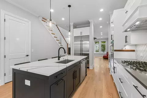 Kitchen - 2012 Maple Ave, Evanston, IL 60201 photo 5 of 6