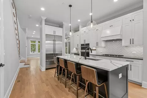Kitchen - 2012 Maple Ave, Evanston, IL 60201 photo 3 of 6