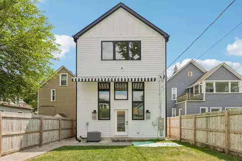 Exterior - 2012 Maple Ave, Evanston, IL 60201 photo 4 of 6