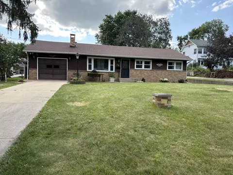 304 Mix St, Oregon, IL 61061
