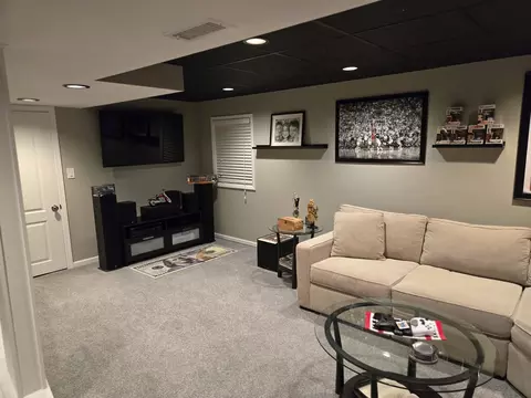 Living - 2210 Henning Pl, Plainfield, IL 60586 photo 2 of 4