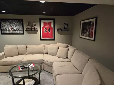 Living - 2210 Henning Pl, Plainfield, IL 60586 photo 3 of 4