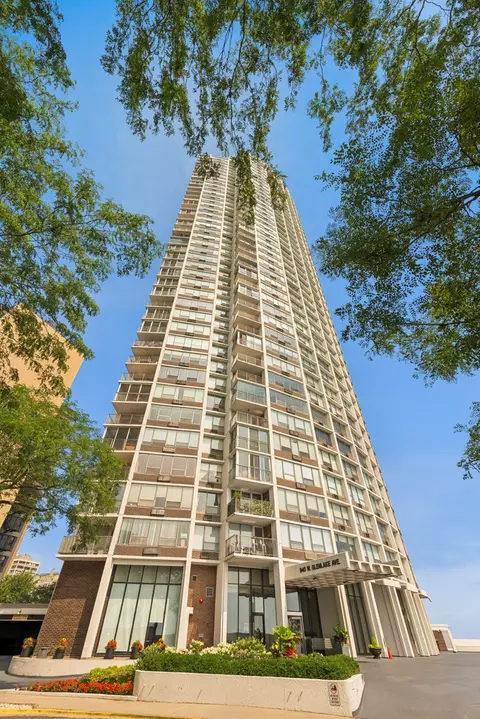 940 W Glenlake Ave #27A, Chicago, IL 60660