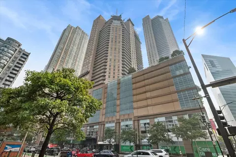 545 N Dearborn St #1210, Chicago, IL 60610