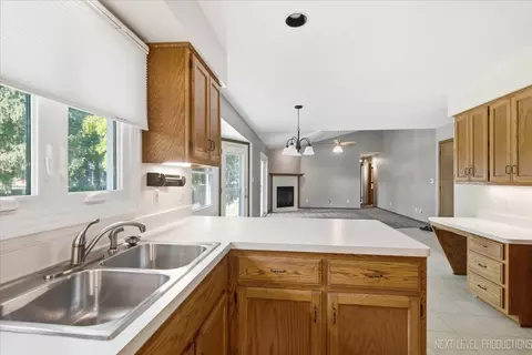 Kitchen - 708 E Coady Dr, Minooka, IL 60447 photo 4 of 4