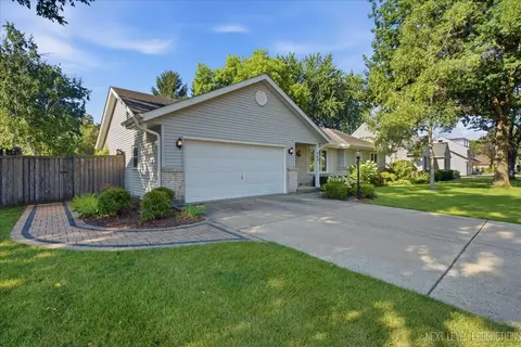 Exterior - 708 E Coady Dr, Minooka, IL 60447 photo 2 of 5