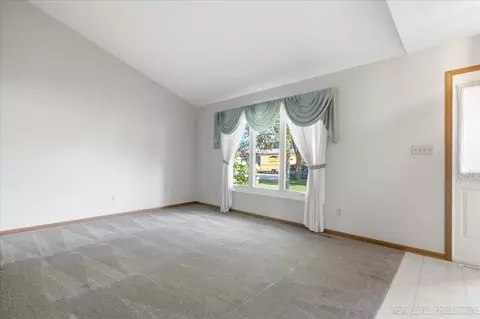 Living - 708 E Coady Dr, Minooka, IL 60447 photo 3 of 6