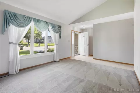 Living - 708 E Coady Dr, Minooka, IL 60447 photo 5 of 6