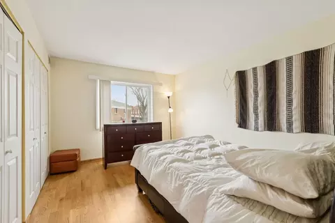 Bedroom - 702 Cobblestone Cir #D, Glenview, IL 60025 photo 3 of 3