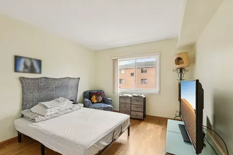 Bedroom - 702 Cobblestone Cir #D, Glenview, IL 60025 photo 1 of 3