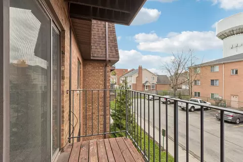 Exterior - 702 Cobblestone Cir #D, Glenview, IL 60025 photo 2 of 4