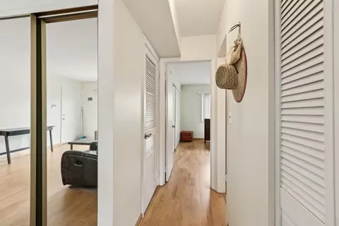 Entry Way - 702 Cobblestone Cir #D, Glenview, IL 60025 photo 1 of 2
