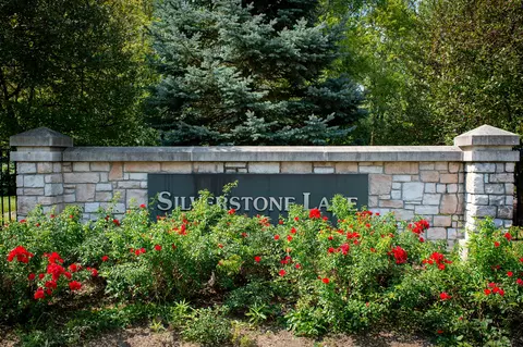 2017 Silverstone Dr #2017, Carpentersville, IL 60110