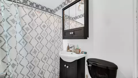 Bath - 1228 E 151st St, Dolton, IL 60419 photo 1 of 1