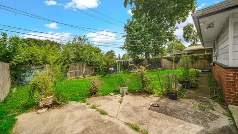 Exterior - 1228 E 151st St, Dolton, IL 60419 photo 3 of 4