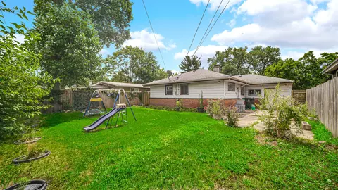 Exterior - 1228 E 151st St, Dolton, IL 60419 photo 4 of 4