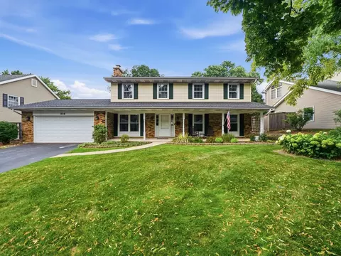 916 Stratford Ln, Downers Grove, IL 60516