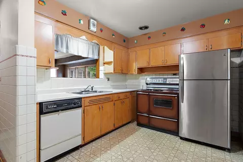 Kitchen - Undisclosed, Chicago, IL 60646 photo 1 of 2