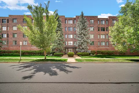 110 S Dunton Ave #2E, Arlington Heights, IL 60005