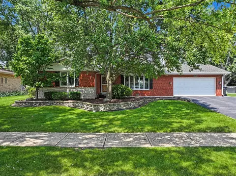 8616 W 144th St W, Orland Park, IL 60462
