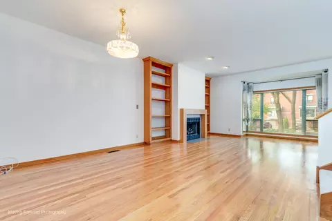 Living - 614 S Laflin St #C, Chicago, IL 60607 photo 1 of 5