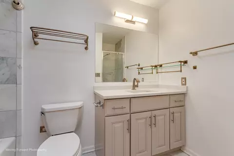Bath - 614 S Laflin St #C, Chicago, IL 60607 photo 4 of 4