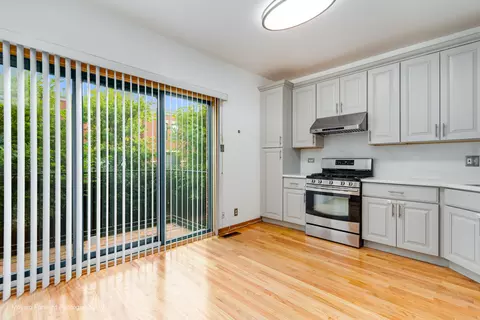 Kitchen - 614 S Laflin St #C, Chicago, IL 60607 photo 3 of 3