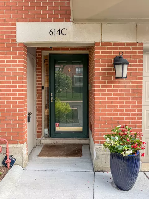 Exterior - 614 S Laflin St #C, Chicago, IL 60607 photo 2 of 5