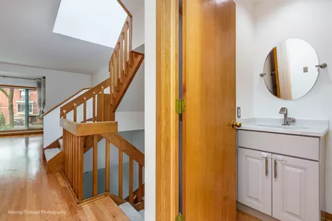 Entry Way - 614 S Laflin St #C, Chicago, IL 60607 photo 1 of 2
