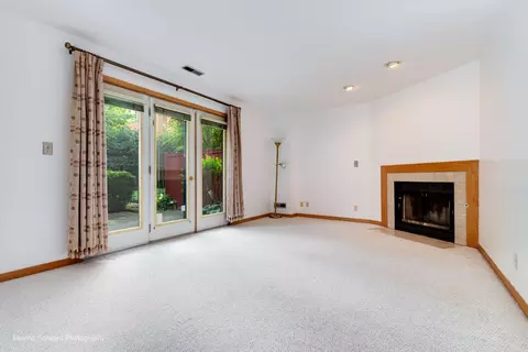 Living - 614 S Laflin St #C, Chicago, IL 60607 photo 5 of 5