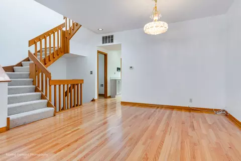 Living - 614 S Laflin St #C, Chicago, IL 60607 photo 2 of 5