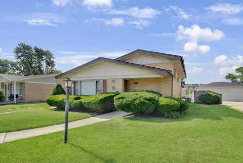 4513 W 102nd St, Oak Lawn, IL 60453