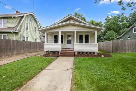 Exterior - 1006 S 4th St, Aurora, IL 60505 photo 1 of 5