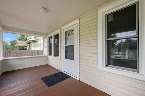 Exterior - 1006 S 4th St, Aurora, IL 60505 photo 3 of 5