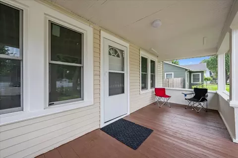 Exterior - 1006 S 4th St, Aurora, IL 60505 photo 2 of 5
