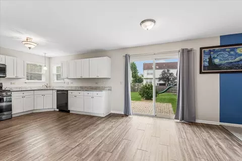 Kitchen - 1811 Prairie Ridge Dr, Plainfield, IL 60586 photo 4 of 4